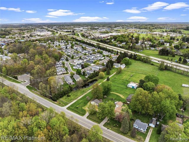 16479 S Jennings Road, Fenton, MI 48430