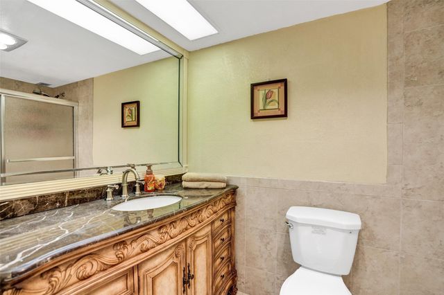3250 N Palm Aire Dr 607, Pompano Beach, FL 33069