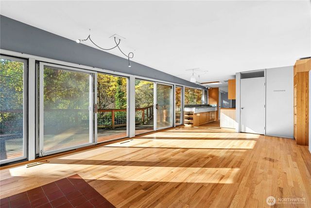 12117 SE 26th Street, Bellevue, WA 98005