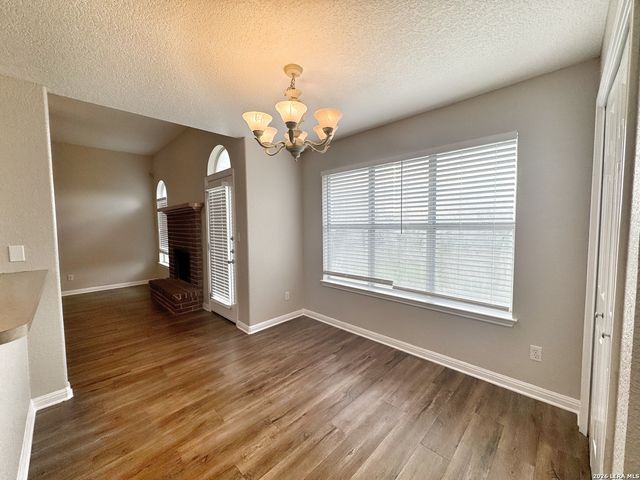 521 WOODLAKE DR, Mcqueeney, TX 78123