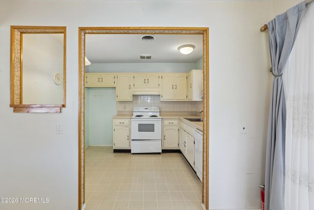 791 Hudson Parkway, Whiting, NJ 08759