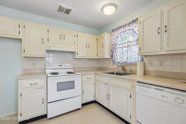 791 Hudson Parkway, Whiting, NJ 08759