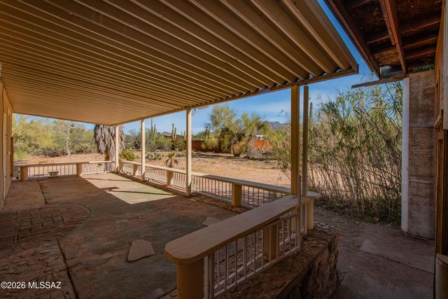 6221 N Van Ark Road, Tucson, AZ 85743