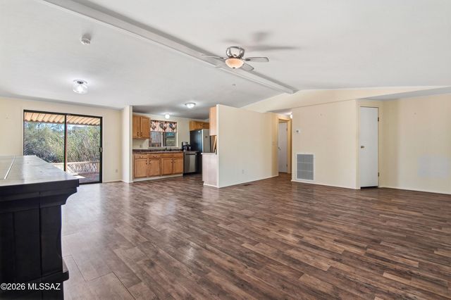 6221 N Van Ark Road, Tucson, AZ 85743