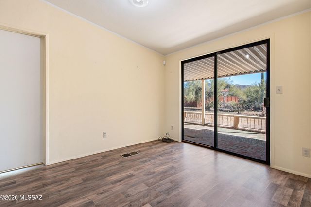 6221 N Van Ark Road, Tucson, AZ 85743
