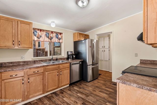 6221 N Van Ark Road, Tucson, AZ 85743