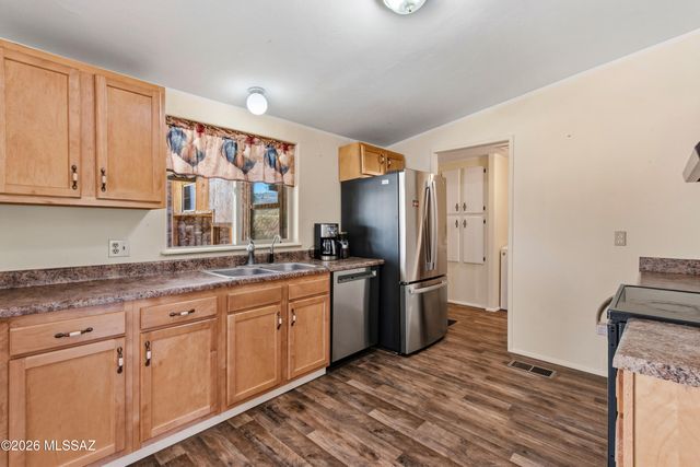 6221 N Van Ark Road, Tucson, AZ 85743