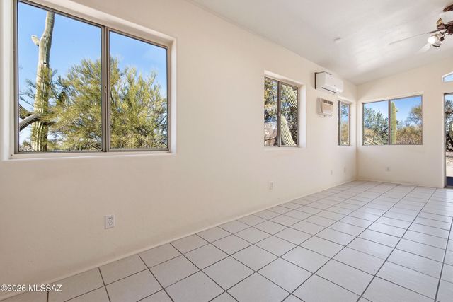 6221 N Van Ark Road, Tucson, AZ 85743