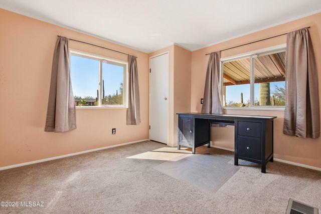 6221 N Van Ark Road, Tucson, AZ 85743