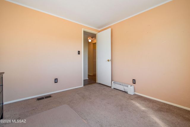 6221 N Van Ark Road, Tucson, AZ 85743