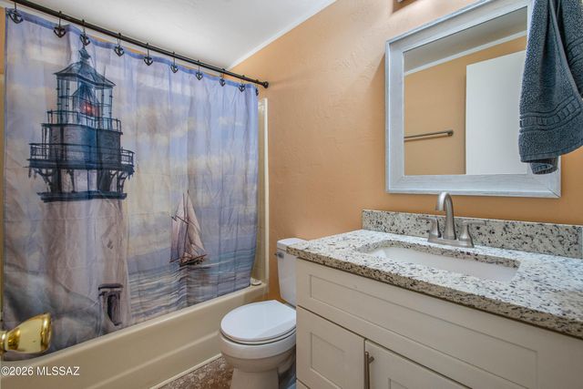 6221 N Van Ark Road, Tucson, AZ 85743