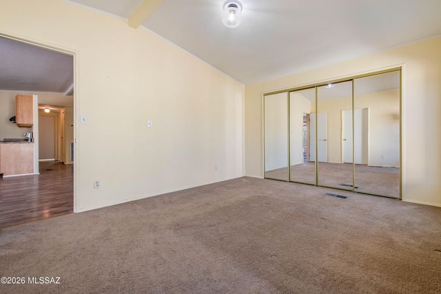 6221 N Van Ark Road, Tucson, AZ 85743