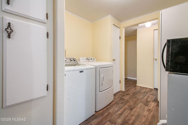 6221 N Van Ark Road, Tucson, AZ 85743