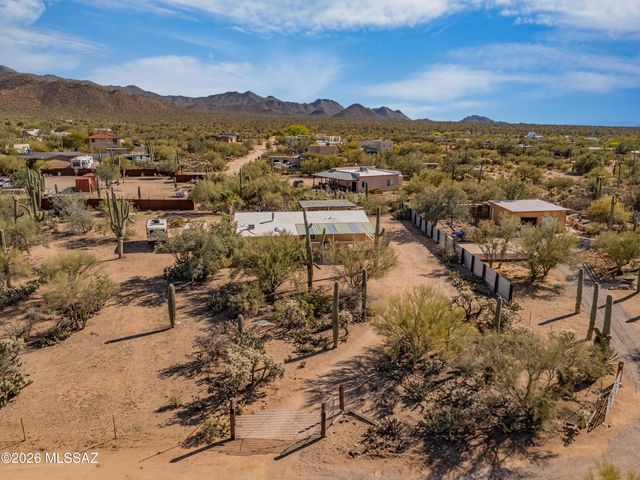 6221 N Van Ark Road, Tucson, AZ 85743