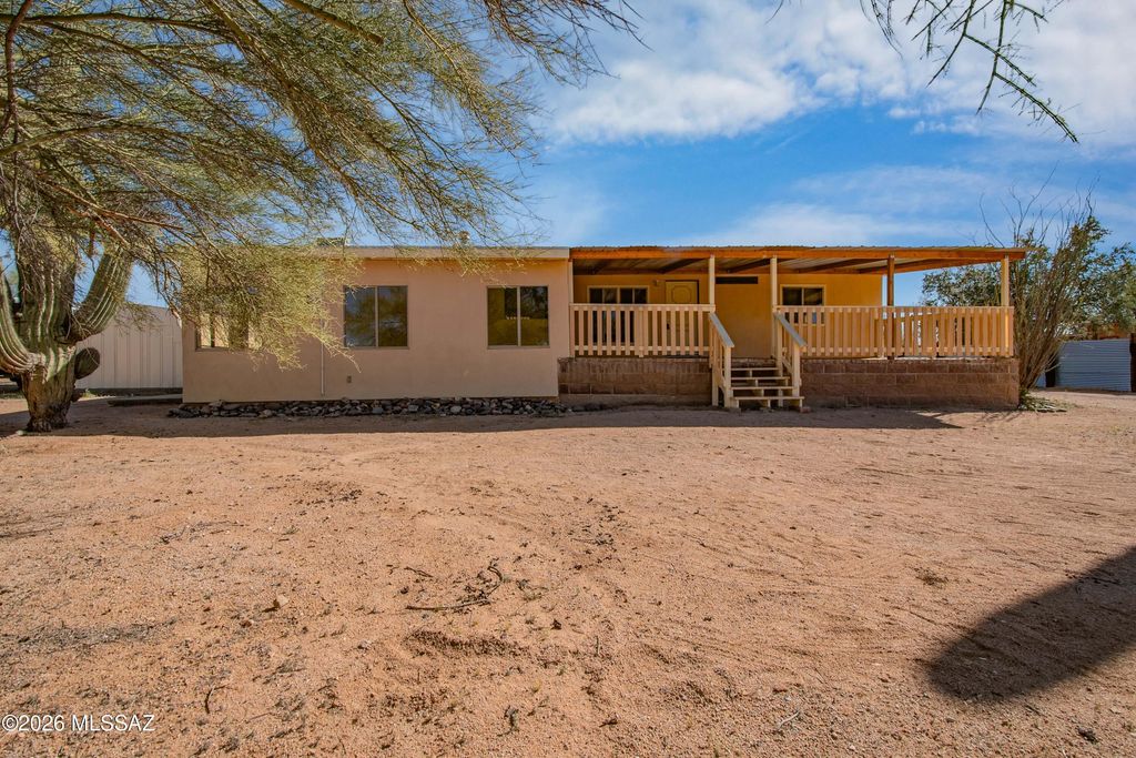 6221 N Van Ark Road, Tucson, AZ 85743