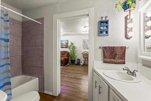 211 8th Street, Levelland, TX 79336