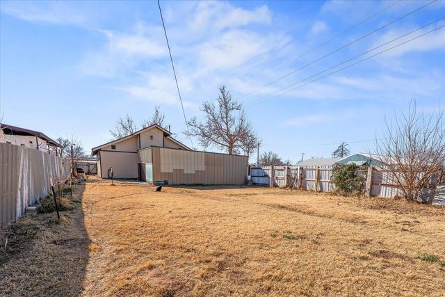 211 8th Street, Levelland, TX 79336