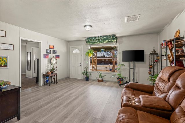 211 8th Street, Levelland, TX 79336