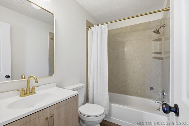 303 N Joanna Street, Catoosa, OK 74015