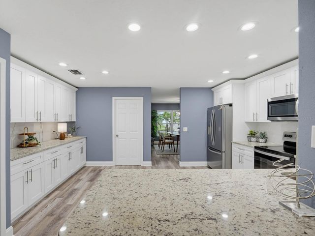 2988 PINEWOOD RUN, Palm Harbor, FL 34684