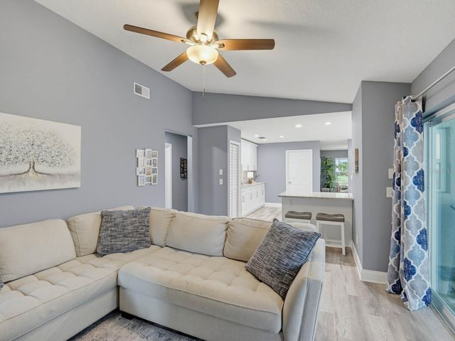 2988 PINEWOOD RUN, Palm Harbor, FL 34684