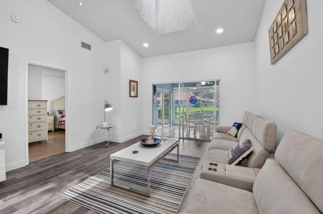 6427 Pointe Pleasant Circle, Delray Beach, FL 33484