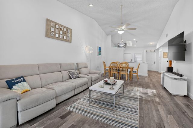 6427 Pointe Pleasant Circle, Delray Beach, FL 33484
