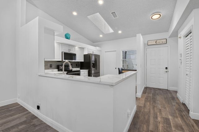 6427 Pointe Pleasant Circle, Delray Beach, FL 33484