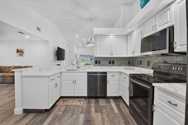 6427 Pointe Pleasant Circle, Delray Beach, FL 33484