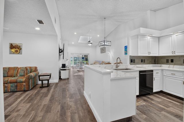 6427 Pointe Pleasant Circle, Delray Beach, FL 33484