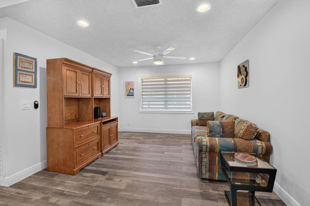 6427 Pointe Pleasant Circle, Delray Beach, FL 33484