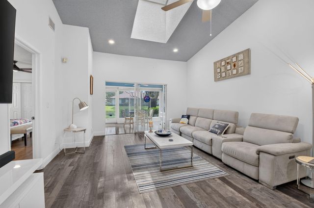 6427 Pointe Pleasant Circle, Delray Beach, FL 33484