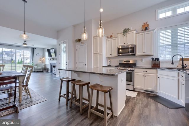 221 SAWGRASS DR, Millersville, PA 17551