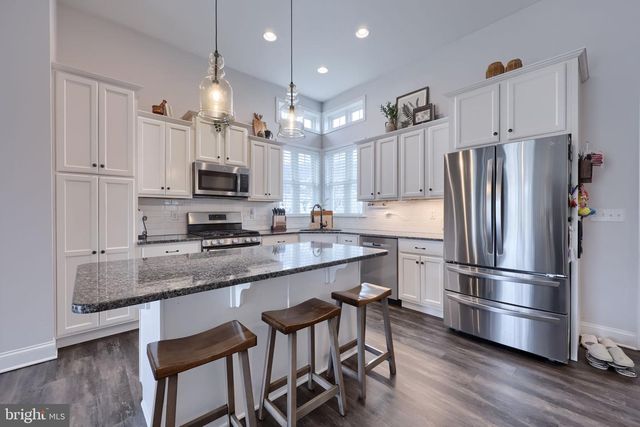 221 SAWGRASS DR, Millersville, PA 17551