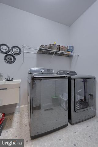 221 SAWGRASS DR, Millersville, PA 17551