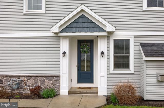 221 SAWGRASS DR, Millersville, PA 17551