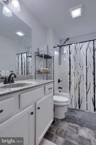 221 SAWGRASS DR, Millersville, PA 17551