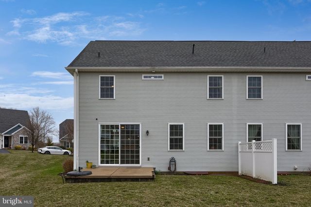 221 SAWGRASS DR, Millersville, PA 17551