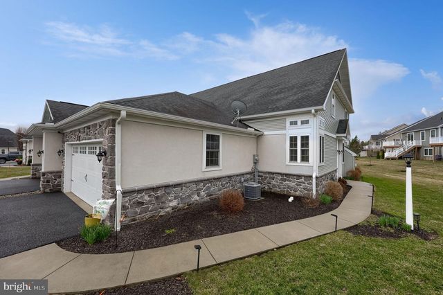 221 SAWGRASS DR, Millersville, PA 17551