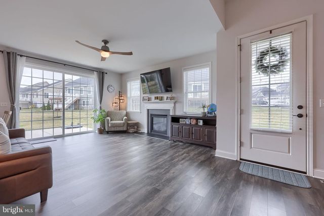 221 SAWGRASS DR, Millersville, PA 17551