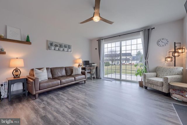 221 SAWGRASS DR, Millersville, PA 17551