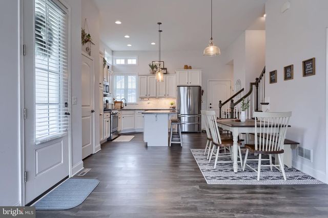 221 SAWGRASS DR, Millersville, PA 17551