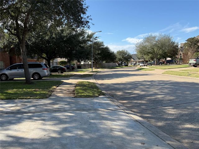 2107 Castle Gardens Lane, Katy, TX 77449