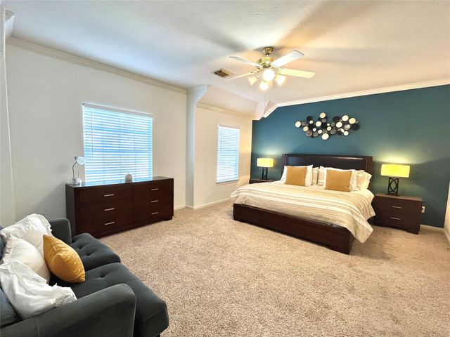 2 Stone Arrow Place, The Woodlands, TX 77382