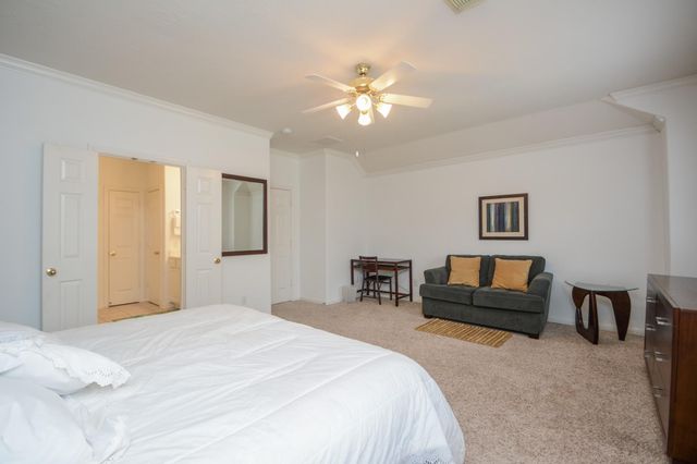 2 Stone Arrow Place, The Woodlands, TX 77382