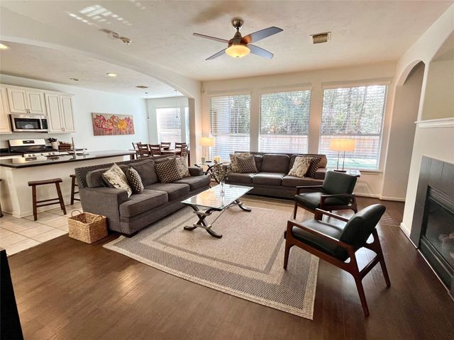 2 Stone Arrow Place, The Woodlands, TX 77382
