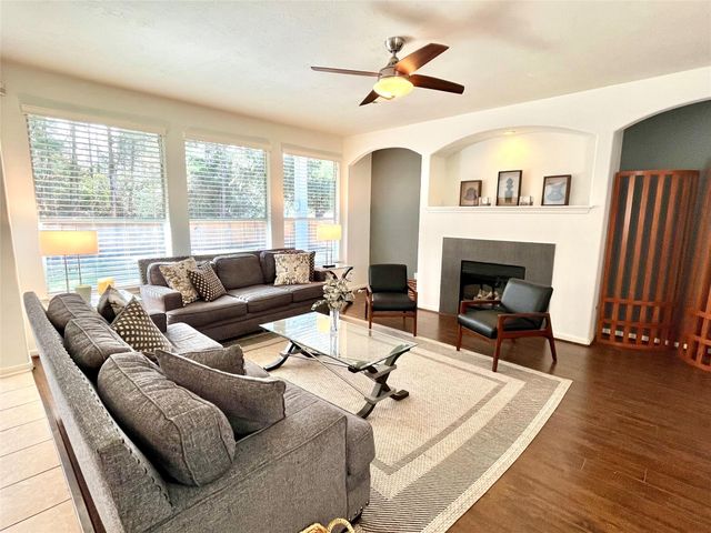 2 Stone Arrow Place, The Woodlands, TX 77382