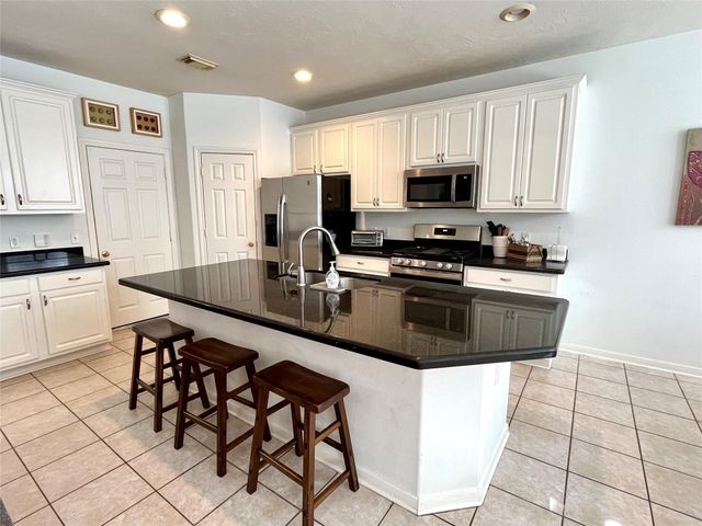 2 Stone Arrow Place, The Woodlands, TX 77382