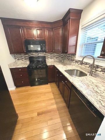 97 Country Hill Road 97, Naugatuck, CT 06770