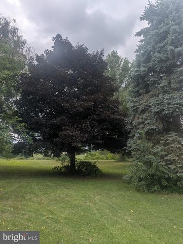 438 FOREST LN, Shoemakersville, PA 19555
